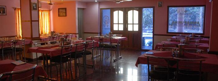 Hotel Dwarka Inn